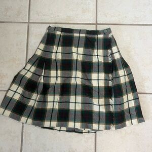 Vintage 100% Wool Aljean White
Green and Brown Tartan Plaid Kilt Skirt